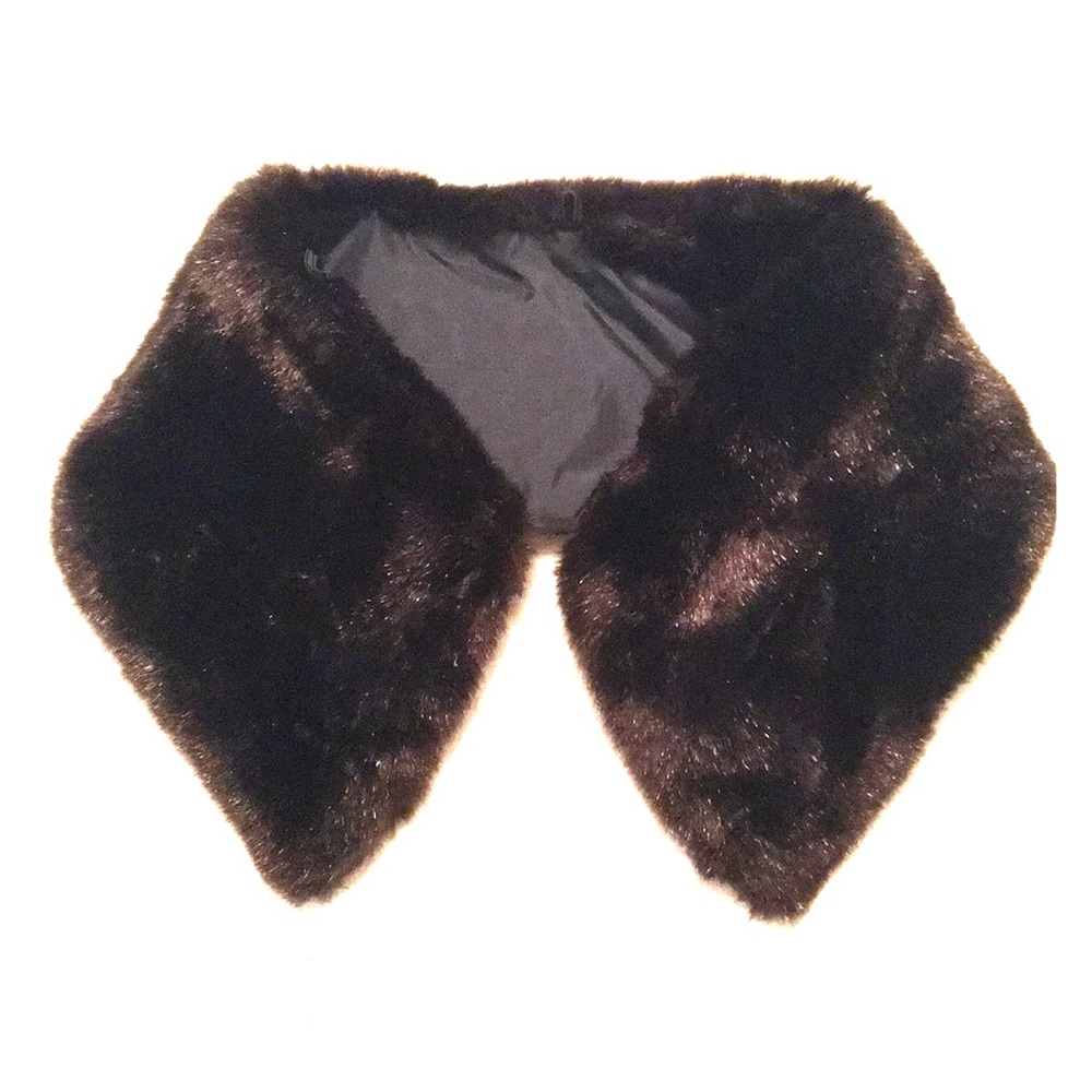 Faux fur collar